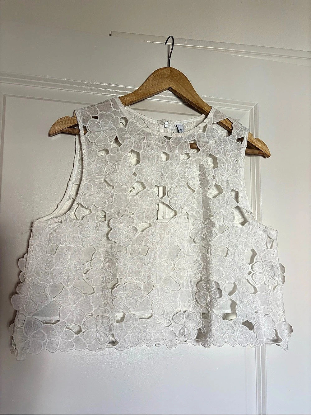 Mango Floral Lace Sleeveless Top in White Like New